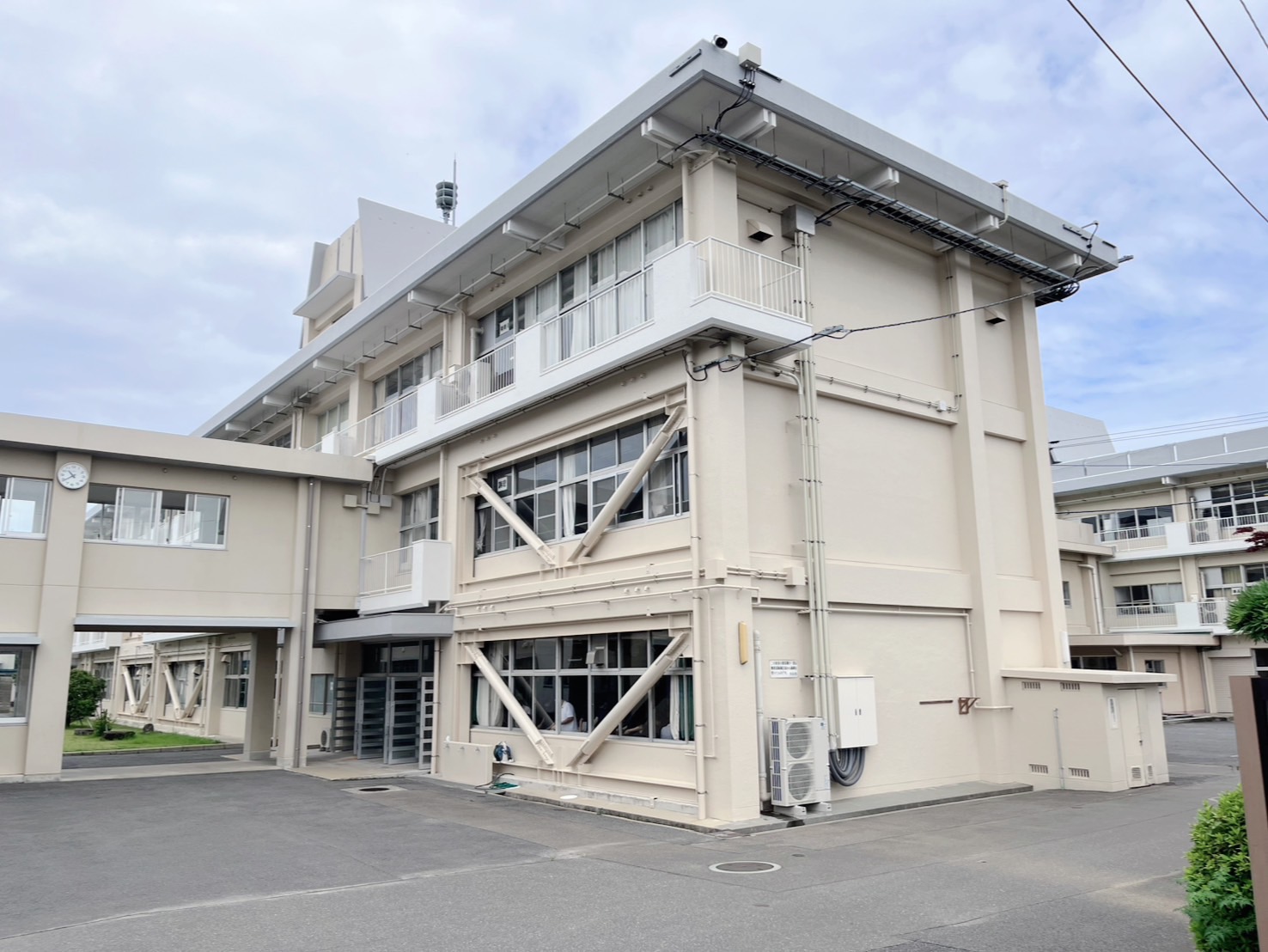 【施工事例】大村市立郡中学校 校舎外壁塗装工事（長崎県大村市）